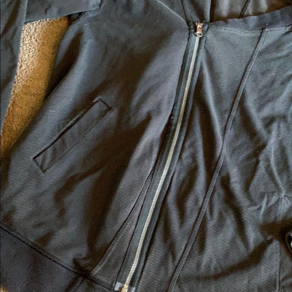 •Lululemon Asymmetrical ZIP Jacket Gray• - Picture 2 of 5